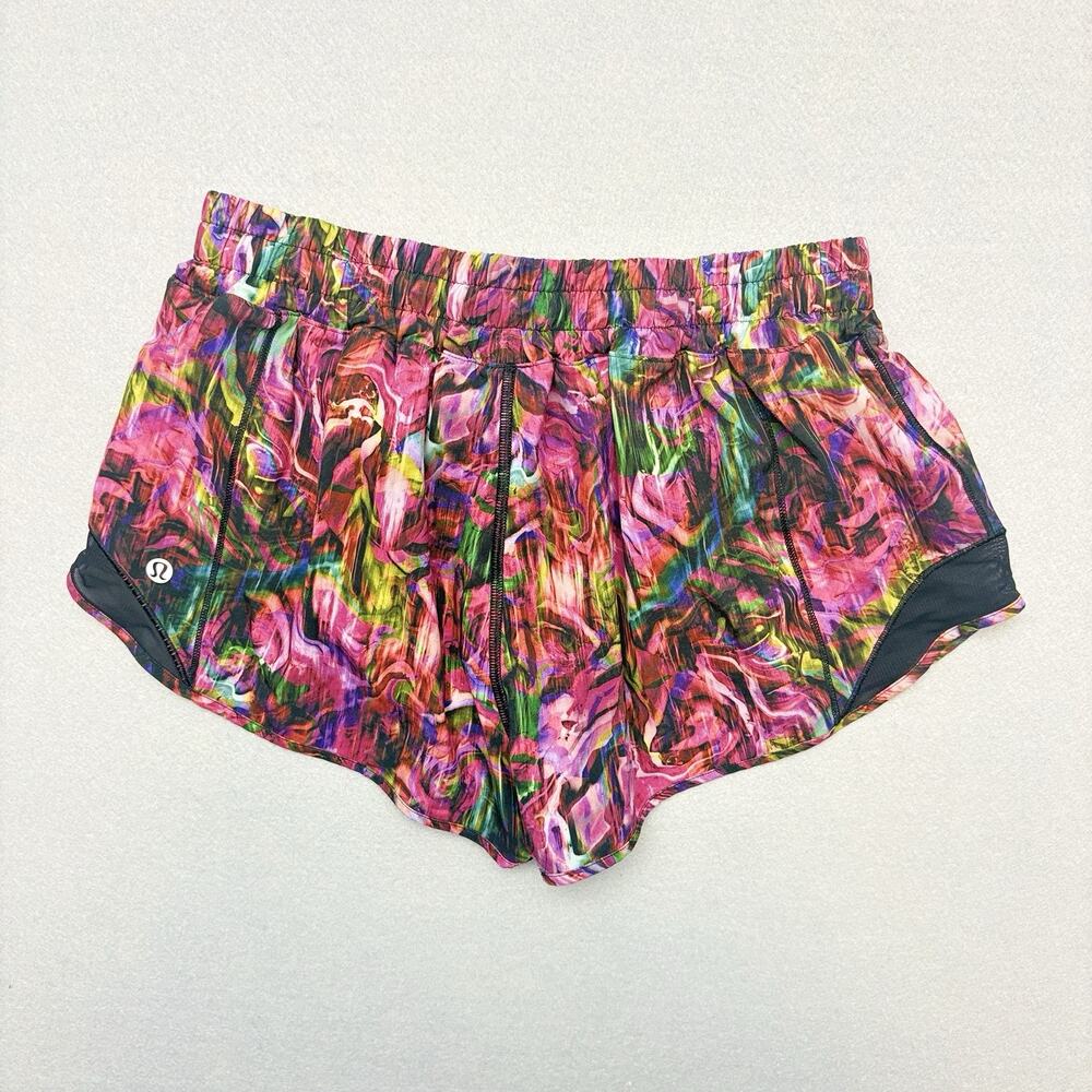 Lululemon Hotty Hot Shorts Low Rise 2.5” Lined Hyperflow Pink Multi/Black 8